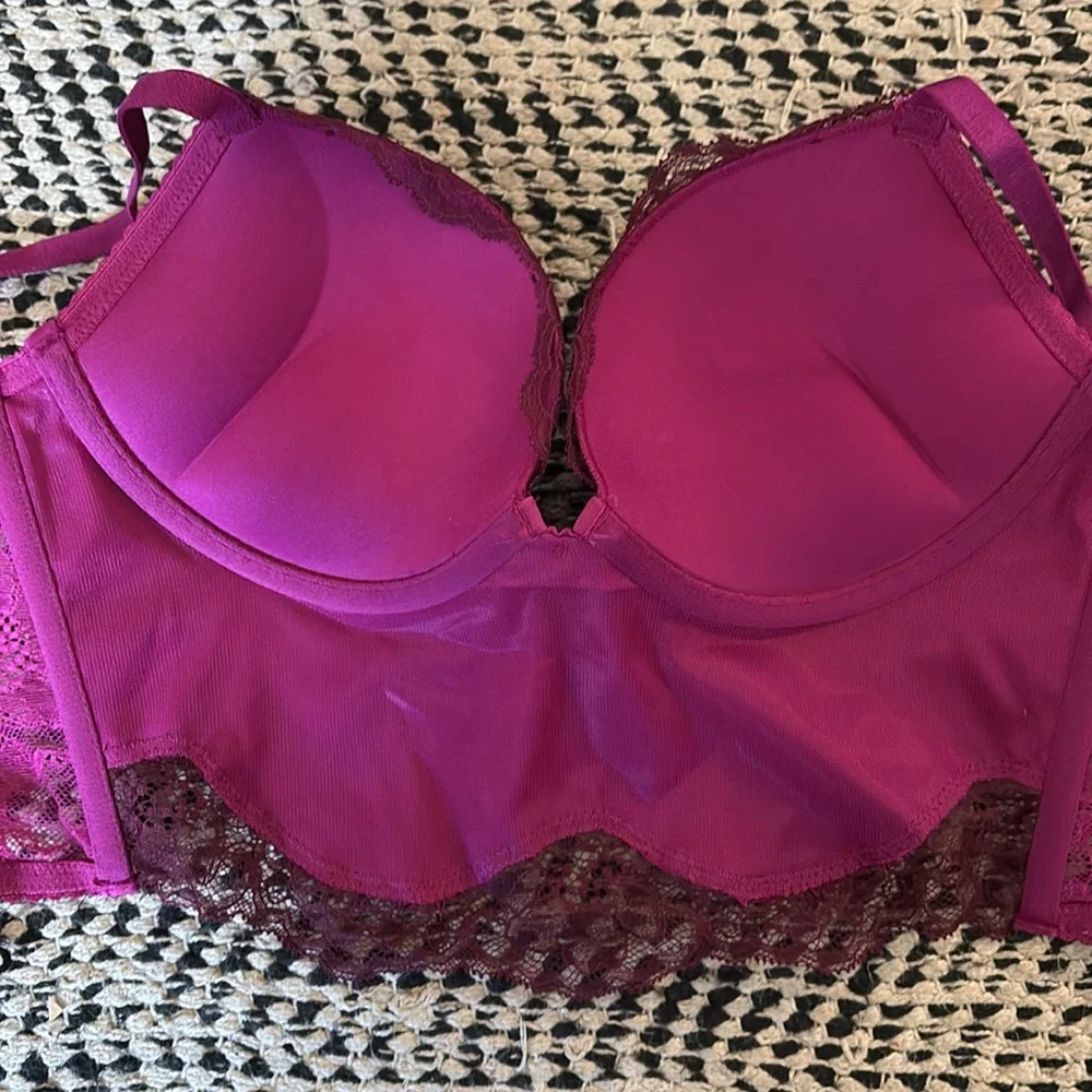 Victoria’s secret bombshell plunge lingerie. - Picture 2 of 4